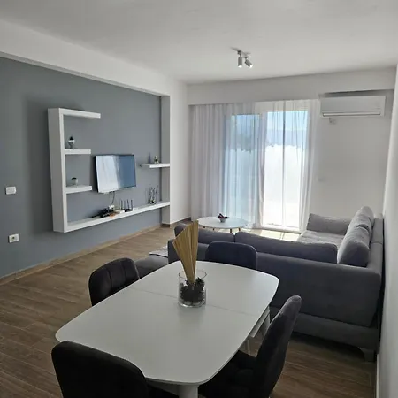 Sea & Sun Apartment Vlorë